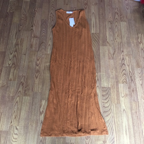 All in Favor Ribbed Midi Dress Size Small - Picture 5 of 8